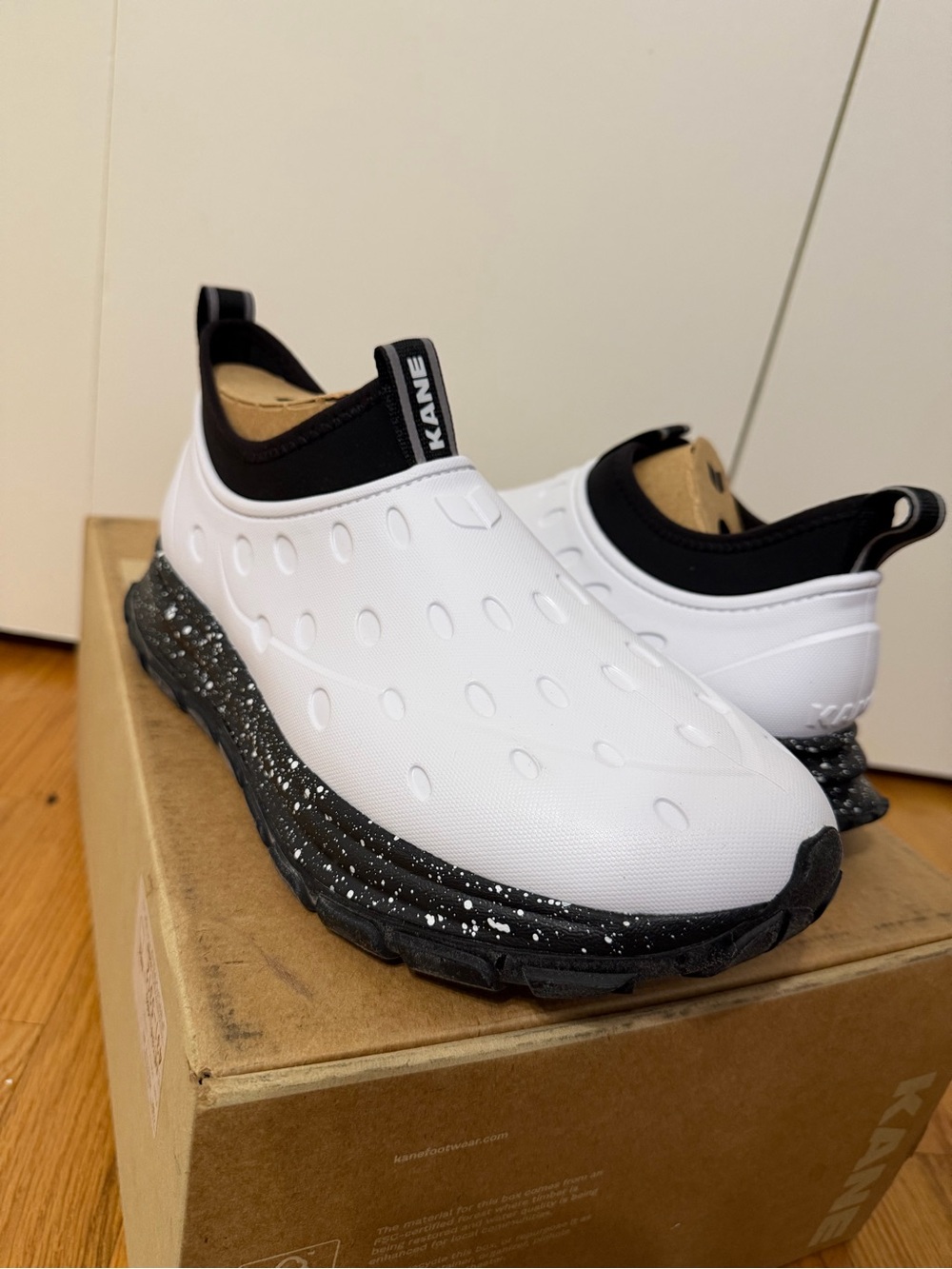 Brand new Kane recovery shoes